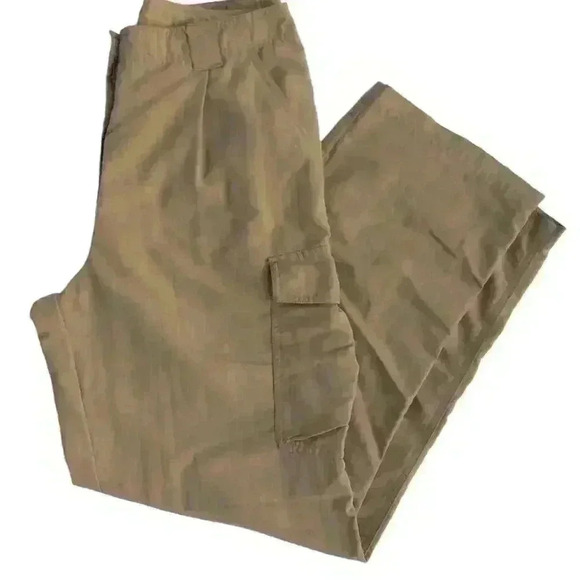 LL BEAN WOMENS TRAVELER CARGO OUTDOORS PANT KAHKI LIGHT WEIGHT Sz. 10 - Picture 9 of 10